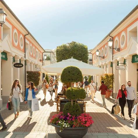 numero prada reggia outlet|reggia designer outlet sito ufficiale.